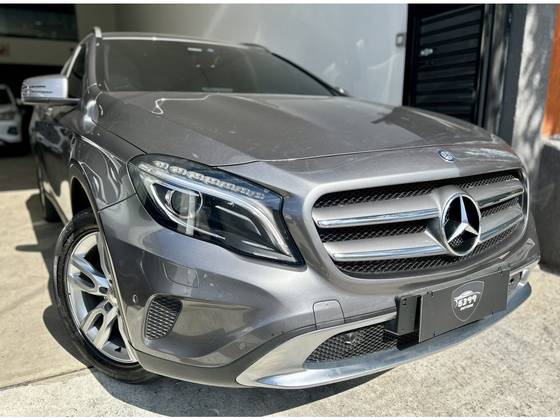 MERCEDES-BENZ GLA 200 1.6 CGI ADVANCE 16V TURBO FLEX 4P AUTOMÁTICO